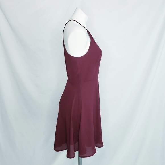 NWT Express Halter Fit & Flare Cutout Dress Burgundy Size 8 - Picture 3 of 10